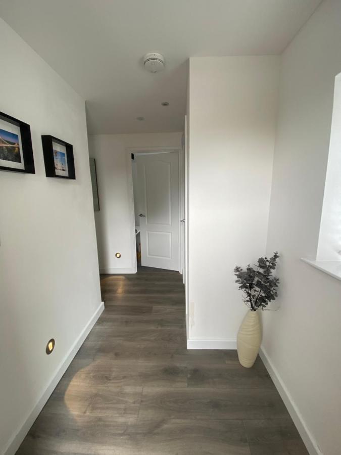 Modern 2 Bedroom Apartment, With Car Parking. Bitton Eksteriør billede